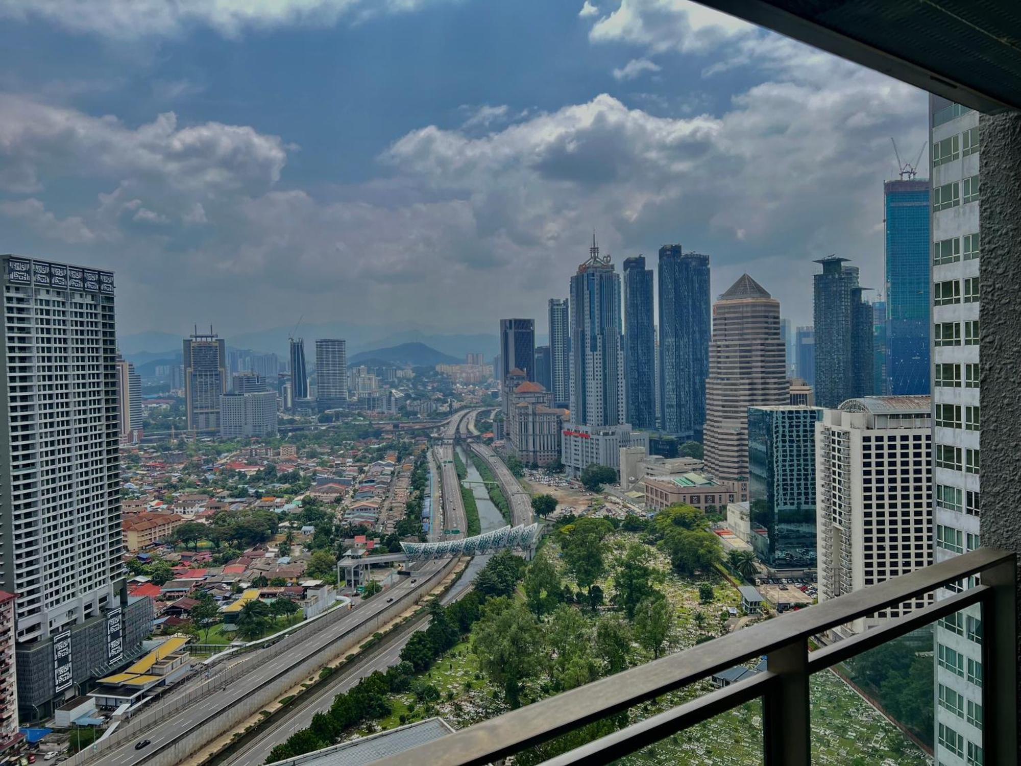 Summer Suites Klcc By Victorians Kuala Lumpur Exterior foto