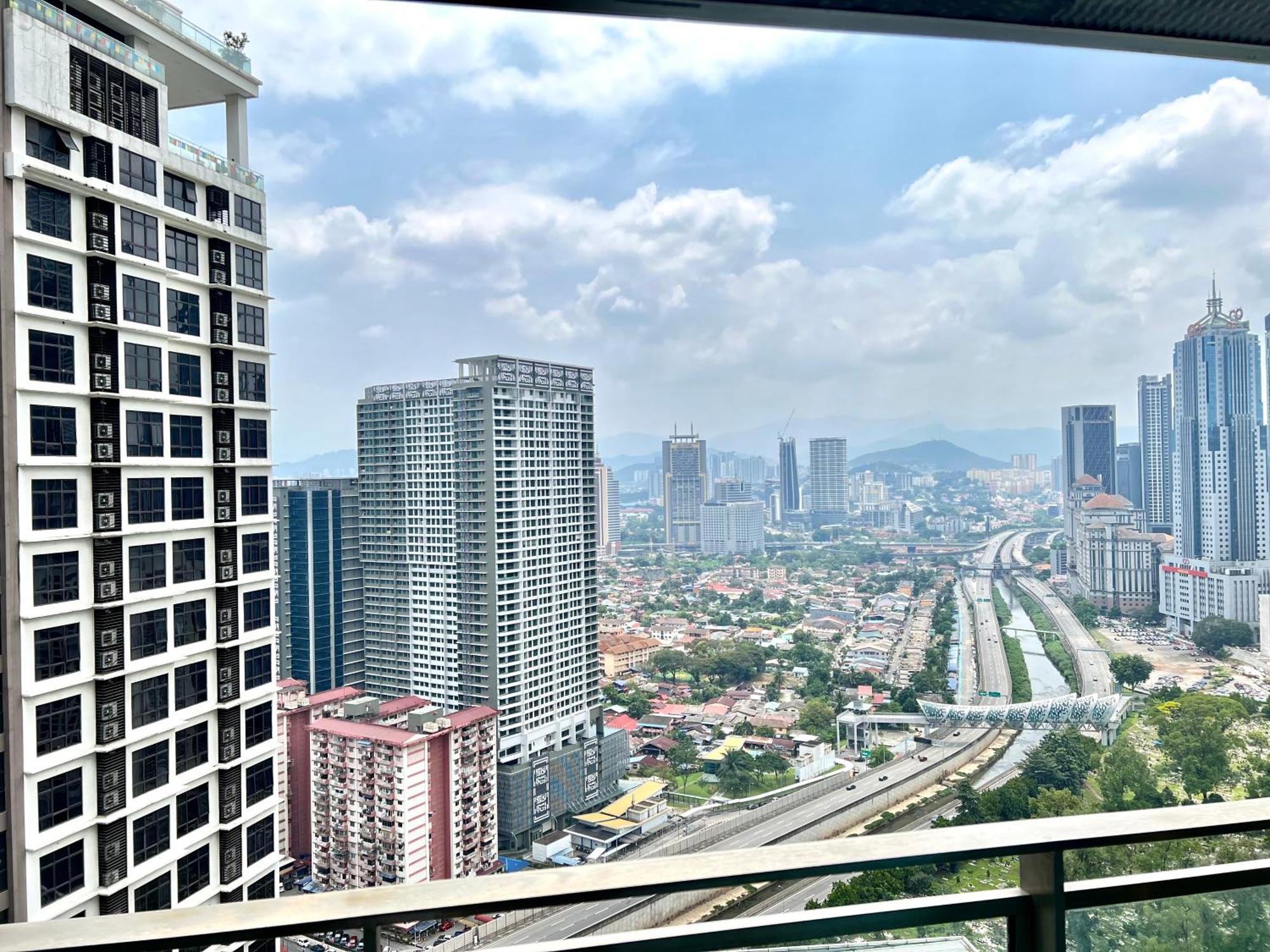 Summer Suites Klcc By Victorians Kuala Lumpur Exterior foto